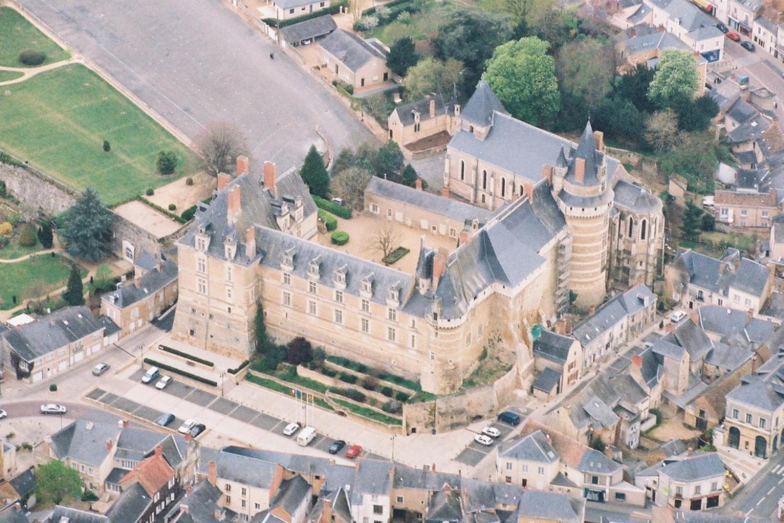 مبيت وإفطار Chateau De Durtal المظهر الخارجي الصورة